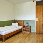 Fast Hotel